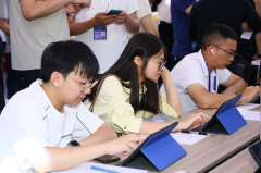 含3篇AI現場生成文本與3篇網坐下載的人類創做文